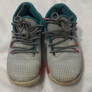 Under Armour SC 3Zero III basketball shoes size 3